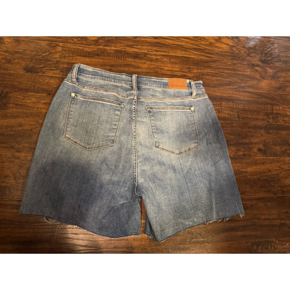 Judy Blue Women's 3XL Cutoff Distressed Denim Blue Shorts Jorts - Picture 5 of 8